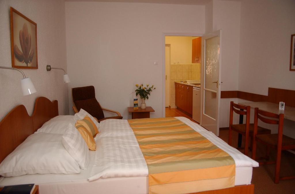 Siesta Club Apartman Harkany Phòng bức ảnh