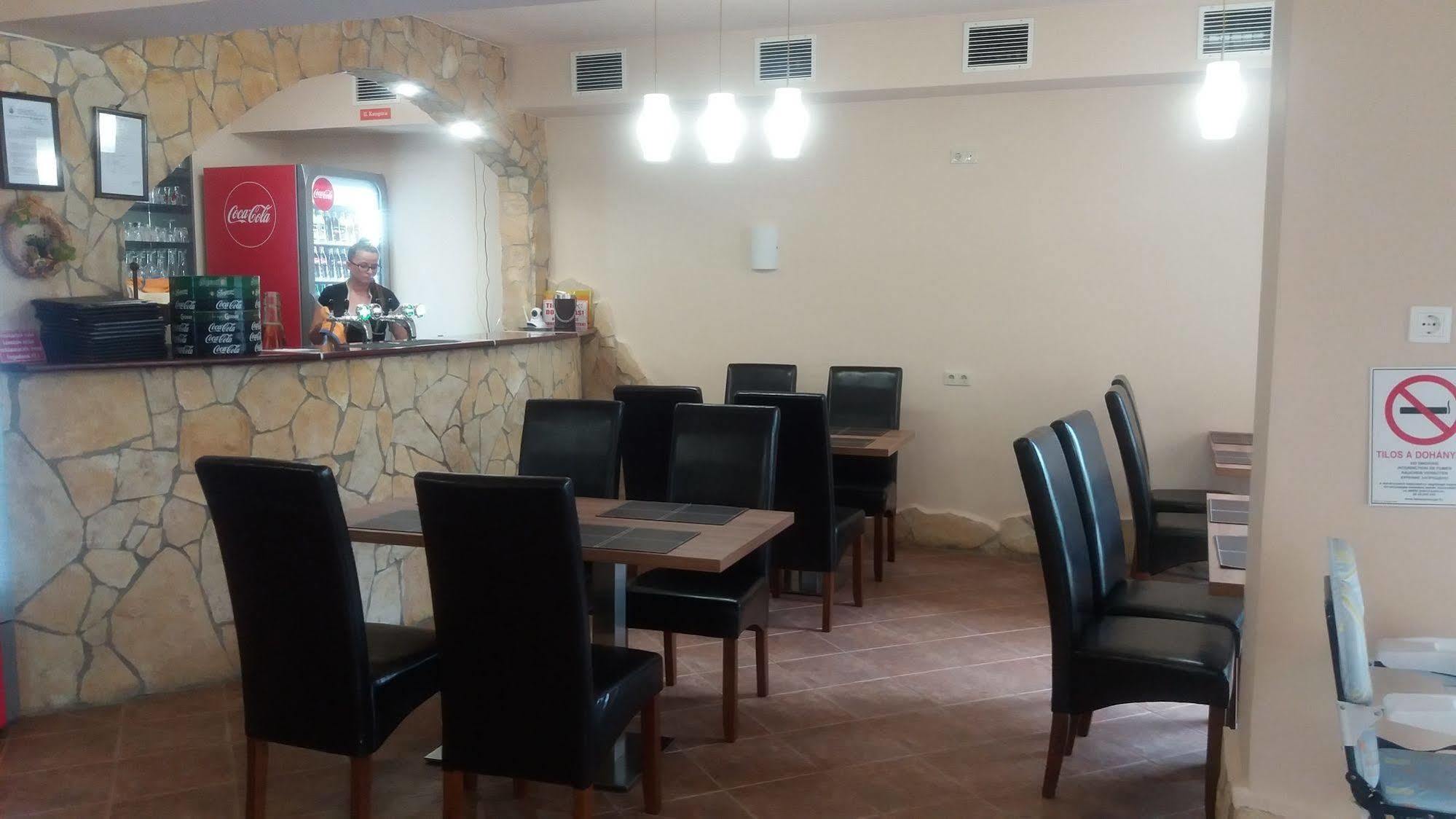 Siesta Club Apartman Harkany Ngoại thất bức ảnh