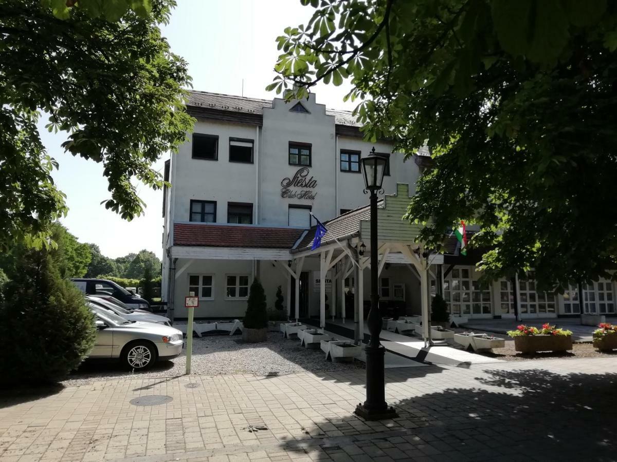 Siesta Club Apartman Harkany Ngoại thất bức ảnh